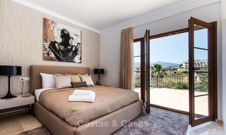 Instapklare nieuwe luxe villa te koop, eerstelijn golf in een gated golfresort, New Golden Mile, Marbella - Estepona 3511 