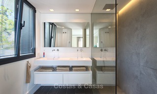 Aantrekkelijke en ruime, gerenoveerde luxe villa met prachtige zeezichten te koop, Marbella East 3574 