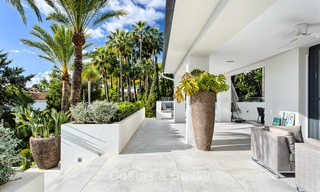 Aantrekkelijke en ruime, gerenoveerde luxe villa met prachtige zeezichten te koop, Marbella East 3590 