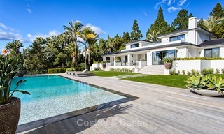 Aantrekkelijke en ruime, gerenoveerde luxe villa met prachtige zeezichten te koop, Marbella East 3601 