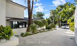 Aantrekkelijke en ruime, gerenoveerde luxe villa met prachtige zeezichten te koop, Marbella East 3607 