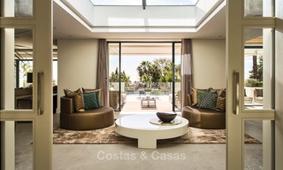 Aantrekkelijke en ruime, gerenoveerde luxe villa met prachtige zeezichten te koop, Marbella East 3610 