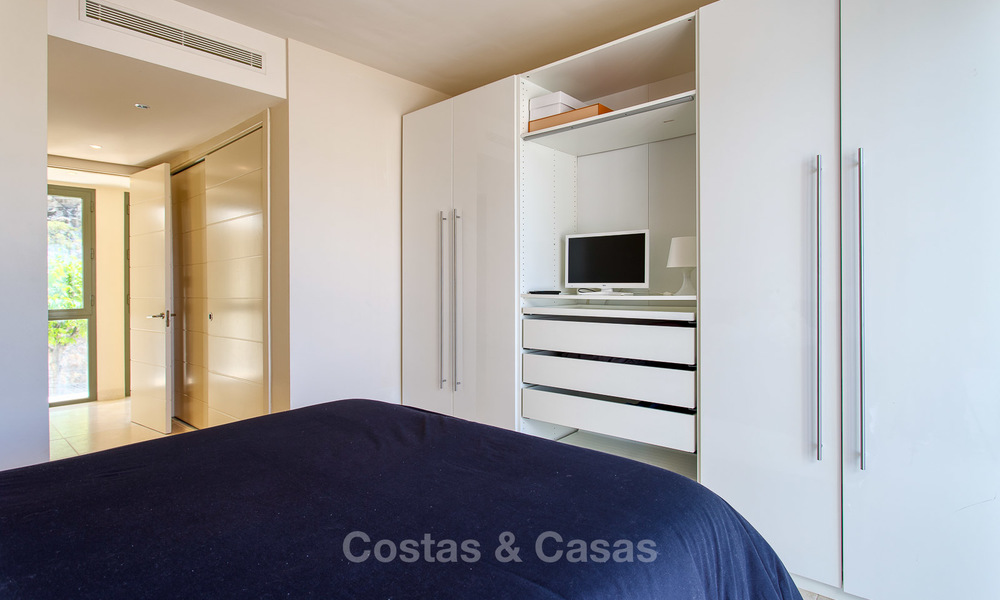 Luxe, modern, ruim appartement te koop in een 5 sterren golf resort op de New Golden Mile in Benahavis - Marbella 3672