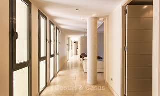 Luxe, modern, ruim appartement te koop in een 5 sterren golf resort op de New Golden Mile in Benahavis - Marbella 3691 
