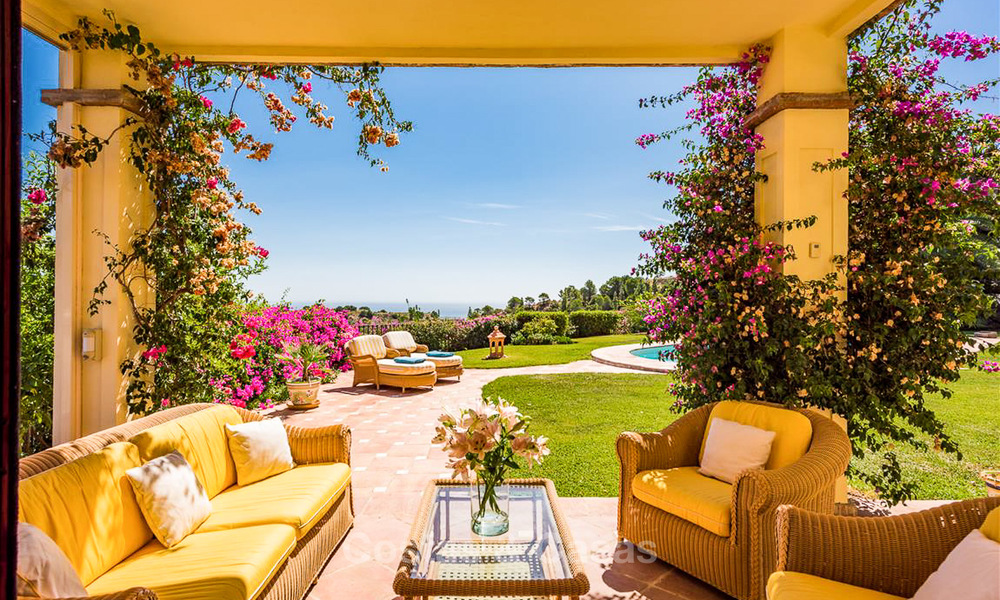 Charmante en ruime villa in Andalusische stijl te koop in El Madronal, Benahavis - Marbella 3762