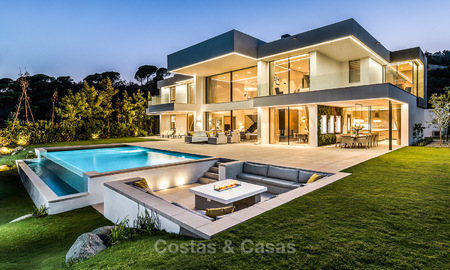 Luxe nieuwbouw villa in moderne, eigentijdse stijl te koop in El Madroñal, Benahavis - Marbella 3879