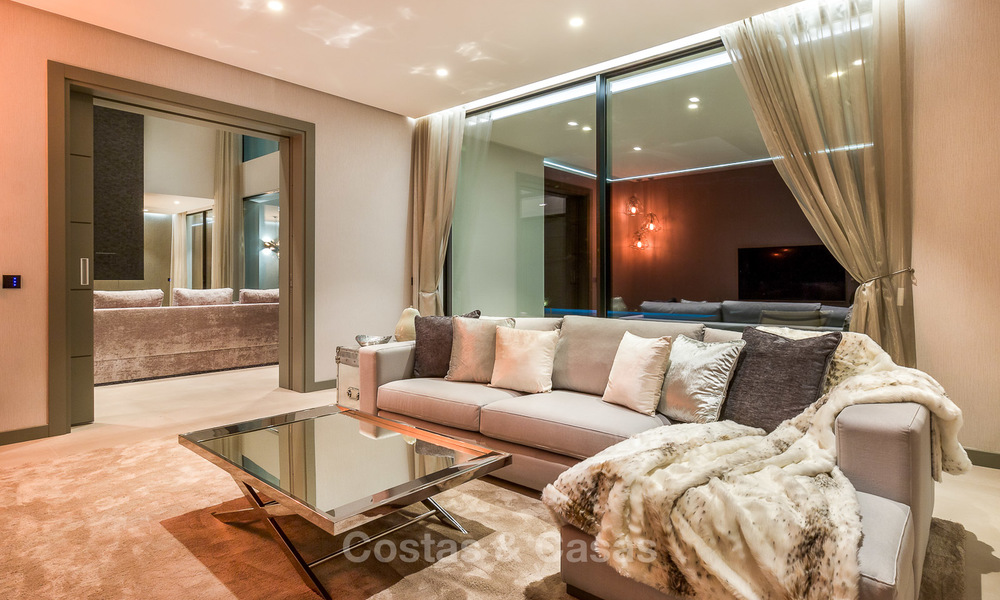 Luxe nieuwbouw villa in moderne, eigentijdse stijl te koop in El Madroñal, Benahavis - Marbella 3883