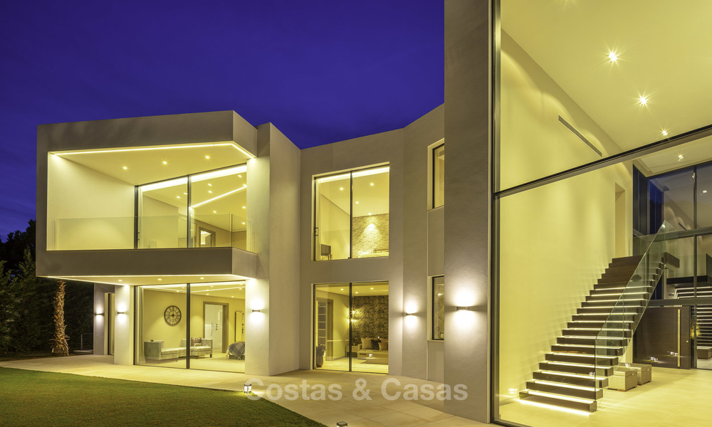 Elegant-eigentijdse moderne nieuwbouw villa te koop in El Madroñal, Benahavis - Marbella 17145