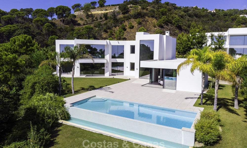 Elegant-eigentijdse moderne nieuwbouw villa te koop in El Madroñal, Benahavis - Marbella 17162