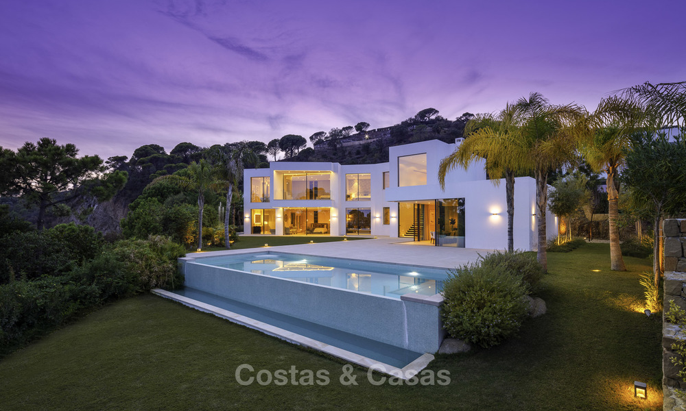 Elegant-eigentijdse moderne nieuwbouw villa te koop in El Madroñal, Benahavis - Marbella 17166