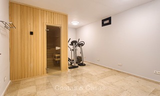 Recent gerenoveerde luxe villa te koop aan de strandzijde in Los Monteros, Oost Marbella 4059 