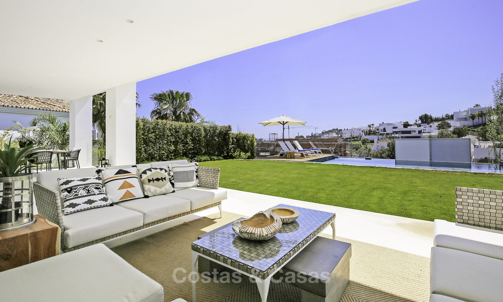Nieuwe, modern-eigentijdse luxe villa met zeezicht te koop in Benahavis, Marbella 36592