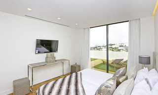 Nieuwe, modern-eigentijdse luxe villa met zeezicht te koop in Benahavis, Marbella 36593 