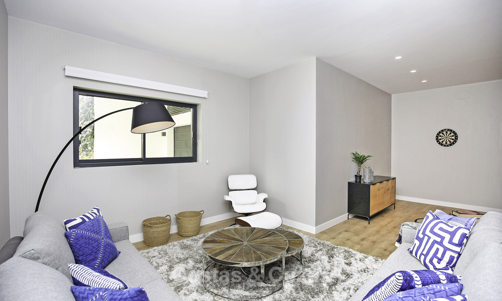 Nieuwe, modern-eigentijdse luxe villa met zeezicht te koop in Benahavis, Marbella 36602