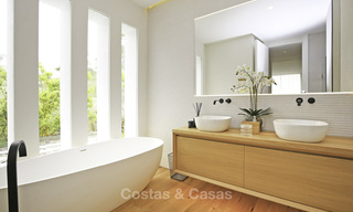 Nieuwe, modern-eigentijdse luxe villa met zeezicht te koop in Benahavis, Marbella 36606 