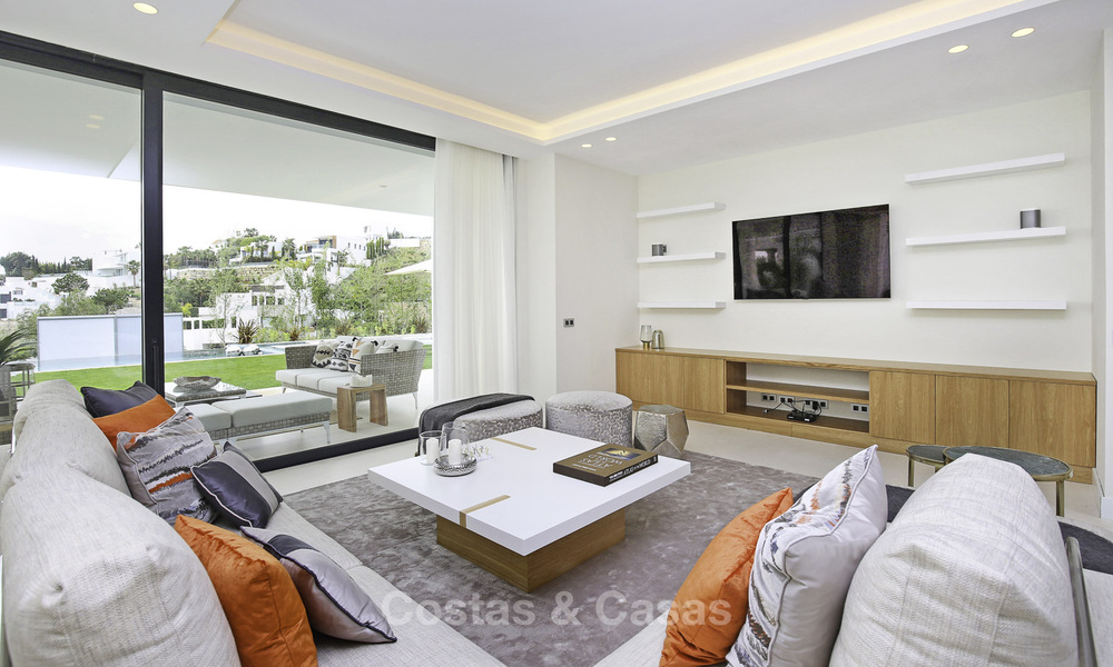 Nieuwe, modern-eigentijdse luxe villa met zeezicht te koop in Benahavis, Marbella 36614