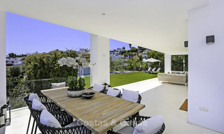 Nieuwe, modern-eigentijdse luxe villa met zeezicht te koop in Benahavis, Marbella 36621 