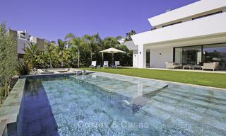 Nieuwe, modern-eigentijdse luxe villa met zeezicht te koop in Benahavis, Marbella 36625 