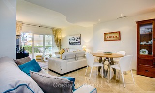 Charmant, ruim, op het Zuiden gericht luxe appartement te koop in een begeerde golf-urbanisatie, Elviria - Marbella 4092 