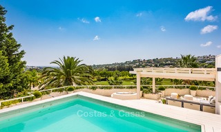 Eerstelijn golf ruim gemoderniseerd luxe penthouse te koop in Nueva Andalucia - Marbella 4016 