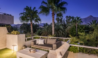 Eerstelijn golf ruim gemoderniseerd luxe penthouse te koop in Nueva Andalucia - Marbella 4032 