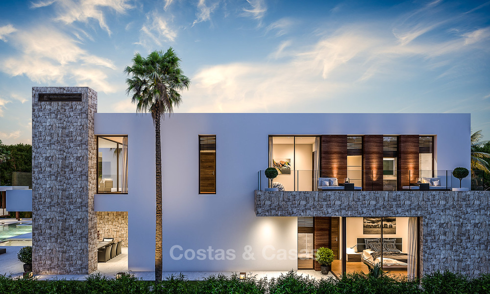 Majestueuze en luxueuze moderne villa te koop in een exclusieve strand urbanisatie, Guadalmina Baja, Marbella. 4121