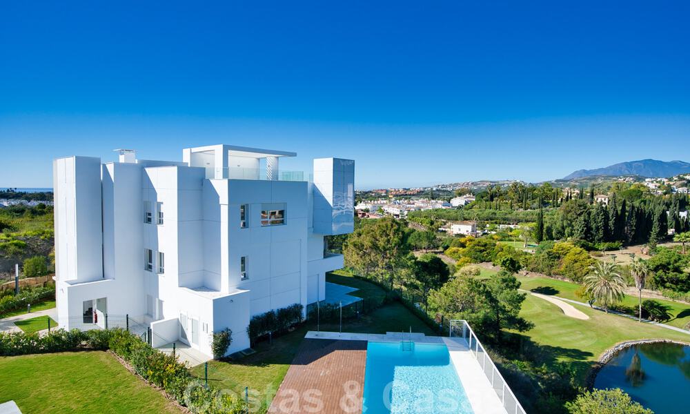 Nieuwe exclusieve appartementen te koop in een luxueus golf resort in Benahavis - Marbella. Instapklaar. Laatste unit - Penthouse! 33218