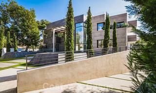 Instapklare gloednieuwe, aan de strandzijde gelegen, ultra-moderne designer-stijl villa te koop, Estepona Oost - Marbella 30715 