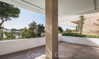 Instapklare gloednieuwe, aan de strandzijde gelegen, ultra-moderne designer-stijl villa te koop, Estepona Oost - Marbella 30723 