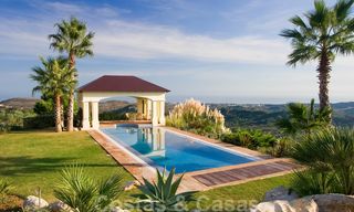 Exclusieve villa te koop, met zeezicht, in een gated resort in Marbella - Benahavis 22359 