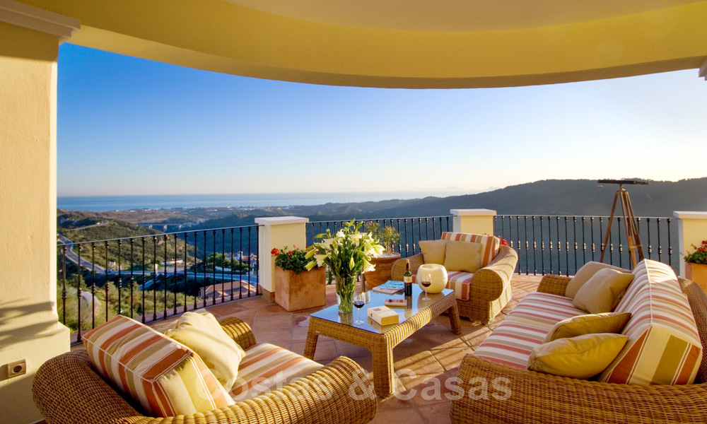 Exclusieve villa te koop, met zeezicht, in een gated resort in Marbella - Benahavis 22367