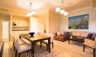 Exclusieve villa te koop, met zeezicht, in een gated resort in Marbella - Benahavis 22371 