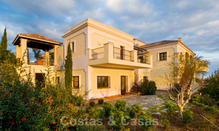 Exclusieve villa te koop, met zeezicht, in een gated resort in Marbella - Benahavis 22380 