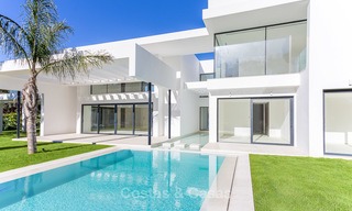 Ruime moderne luxe villa te koop nabij het strand en golf in Marbella - Estepona 4274 