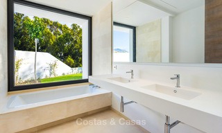 Ruime moderne luxe villa te koop nabij het strand en golf in Marbella - Estepona 4276 