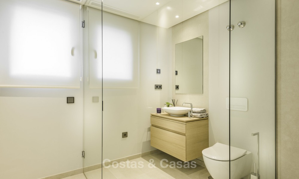 Luxe appartementen te koop in een exclusief complex in Nueva Andalucia - Marbella met panoramisch uitzicht over de golf en zee 12450