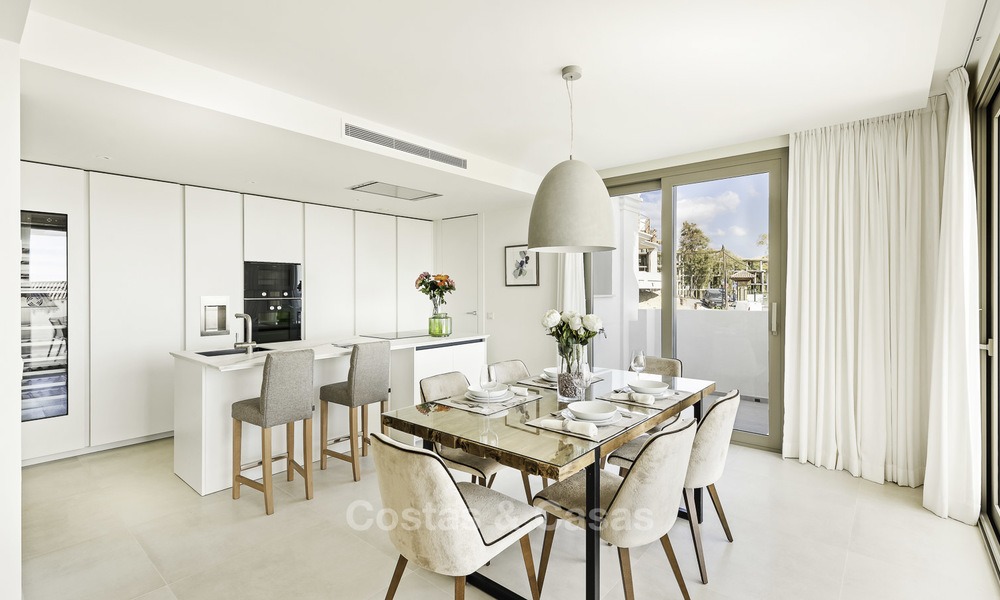 Luxe appartementen te koop in een exclusief complex in Nueva Andalucia - Marbella met panoramisch uitzicht over de golf en zee 12464