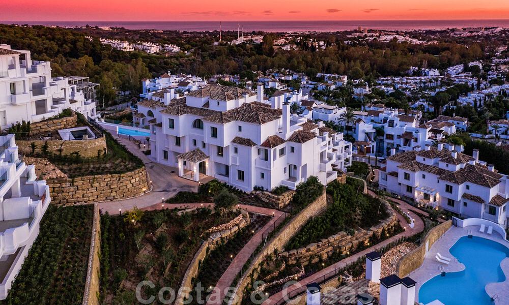 Luxe appartementen te koop in een exclusief complex in Nueva Andalucia - Marbella met panoramisch uitzicht over de golf en zee 31951