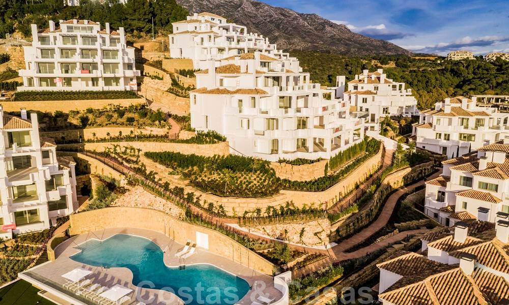 Luxe appartementen te koop in een exclusief complex in Nueva Andalucia - Marbella met panoramisch uitzicht over de golf en zee 31952