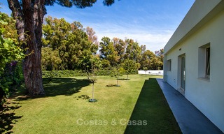 Moderne villa te koop nabij het strand en golf in Marbella - Estepona 4282 