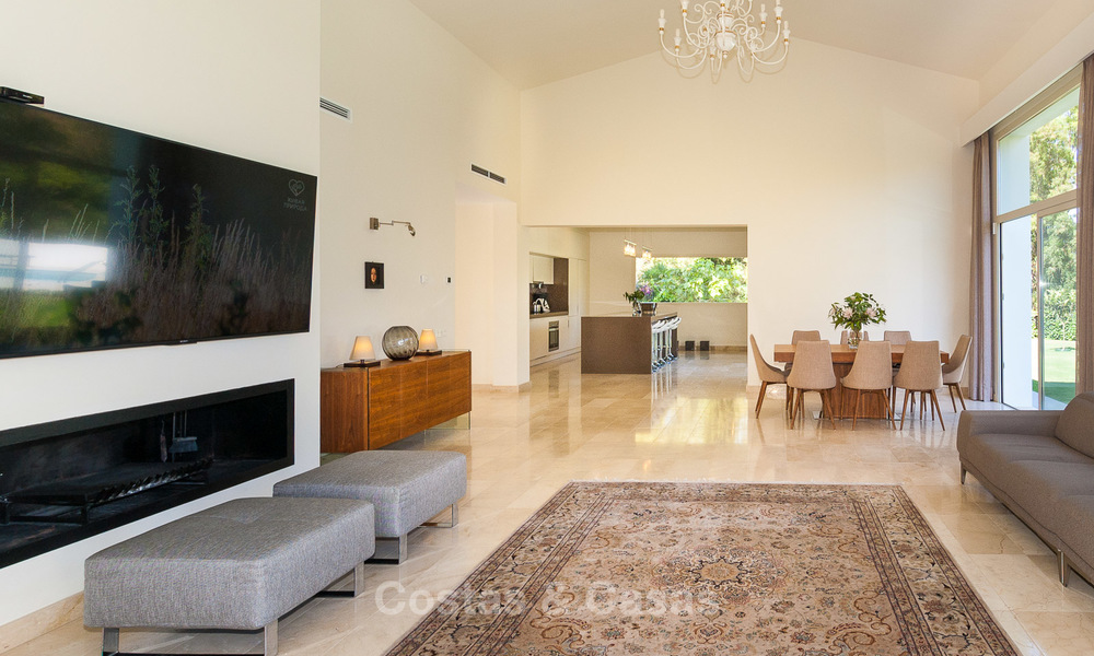 Moderne villa te koop nabij het strand en golf in Marbella - Estepona 4298