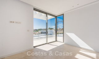 Laatste villa! Prachtige, moderne luxe villa's met zeezicht, te koop in een nieuw complex tussen Marbella en Estepona 32056 