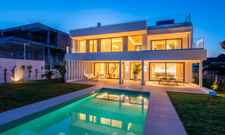 Prachtige modern-eigentijdse villa's te koop in een nieuw boetiekproject tussen Estepona en Marbella 19698 