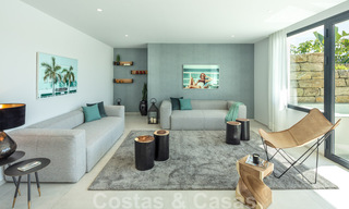 Instapklare nieuwe moderne luxe villa´s te koop in een boetiekcomplex aan de golfbaan op de New Golden Mile, Marbella - Estepona 32939 