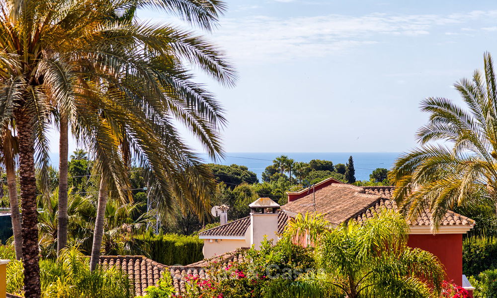 High-end klassieke stijl luxe villa met uitzicht op zee te koop op de Golden Mile, Marbella 4640