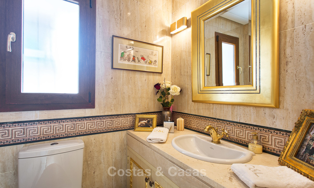 High-end klassieke stijl luxe villa met uitzicht op zee te koop op de Golden Mile, Marbella 4601