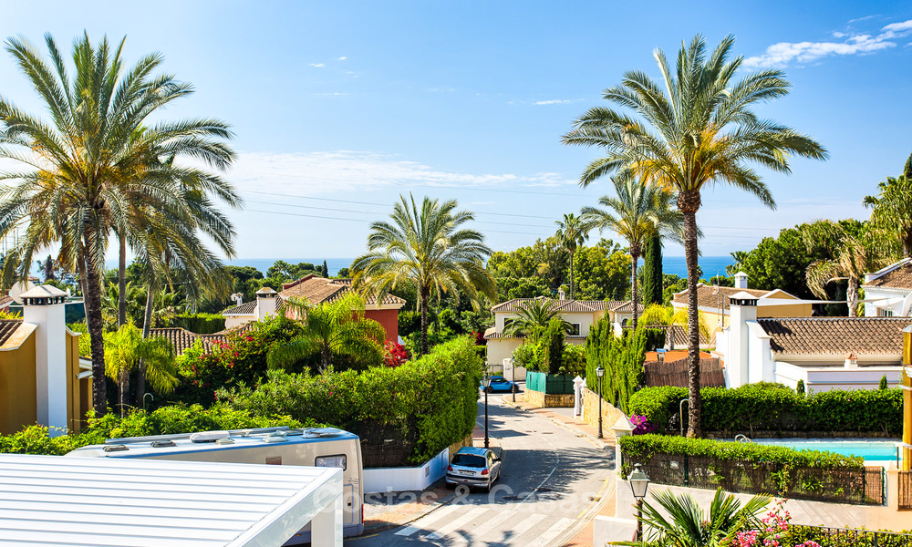 High-end klassieke stijl luxe villa met uitzicht op zee te koop op de Golden Mile, Marbella 4610