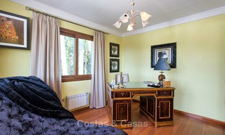 High-end klassieke stijl luxe villa met uitzicht op zee te koop op de Golden Mile, Marbella 4613 