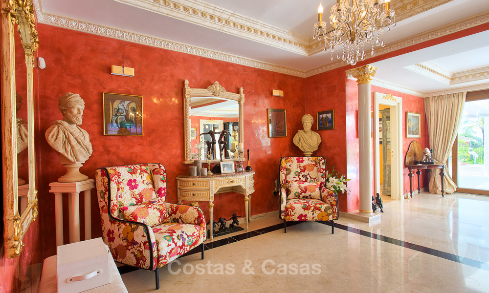High-end klassieke stijl luxe villa met uitzicht op zee te koop op de Golden Mile, Marbella 4617