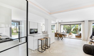 Gerenoveerde luxe villa in Andalusische stijl met zeezicht te koop, dichtbij strand, Elviria, Oost Marbella 4778 